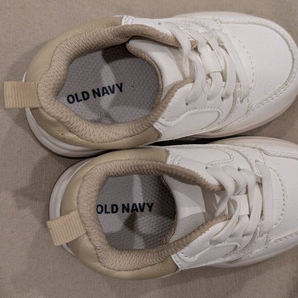 NWOT Old Navy White & Tan Sneakers - Toddler size 6 - Picture 3 of 5